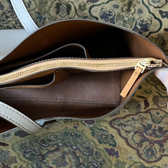 Tory Burch Perry Triple Compartment Tote! - Picture 11 of 11